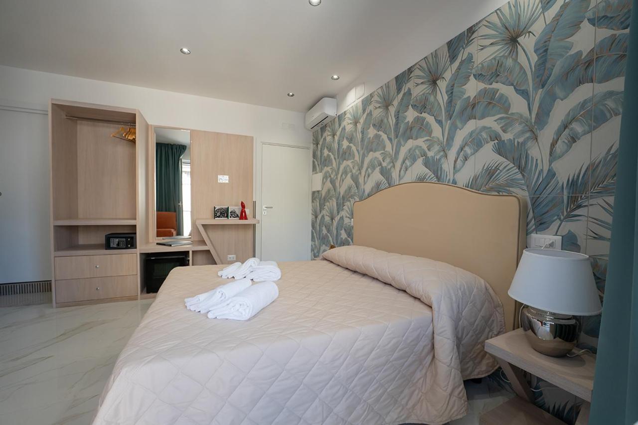Cla.Pa H. Group - Dislocated Hospitality Hotel Napoli Bagian luar foto