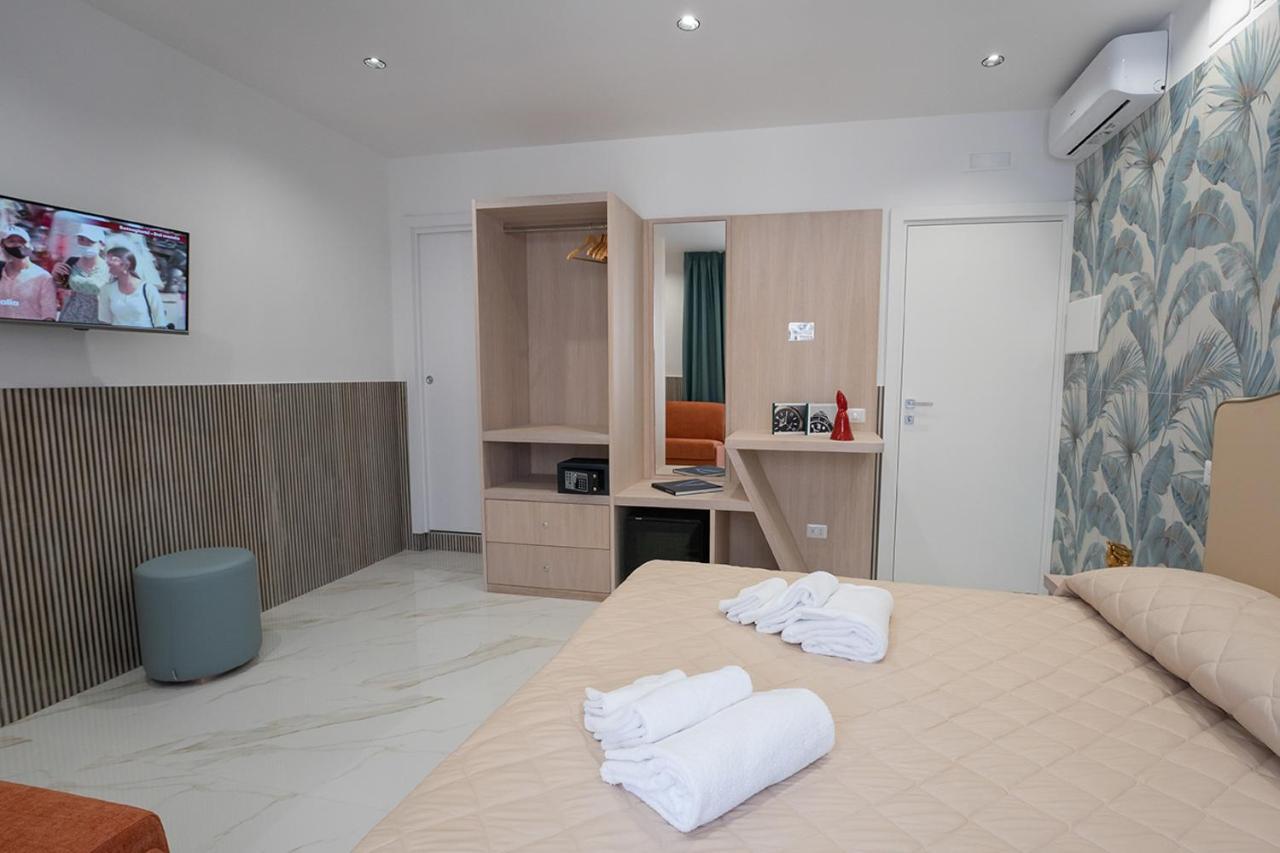 Cla.Pa H. Group - Dislocated Hospitality Hotel Napoli Bagian luar foto